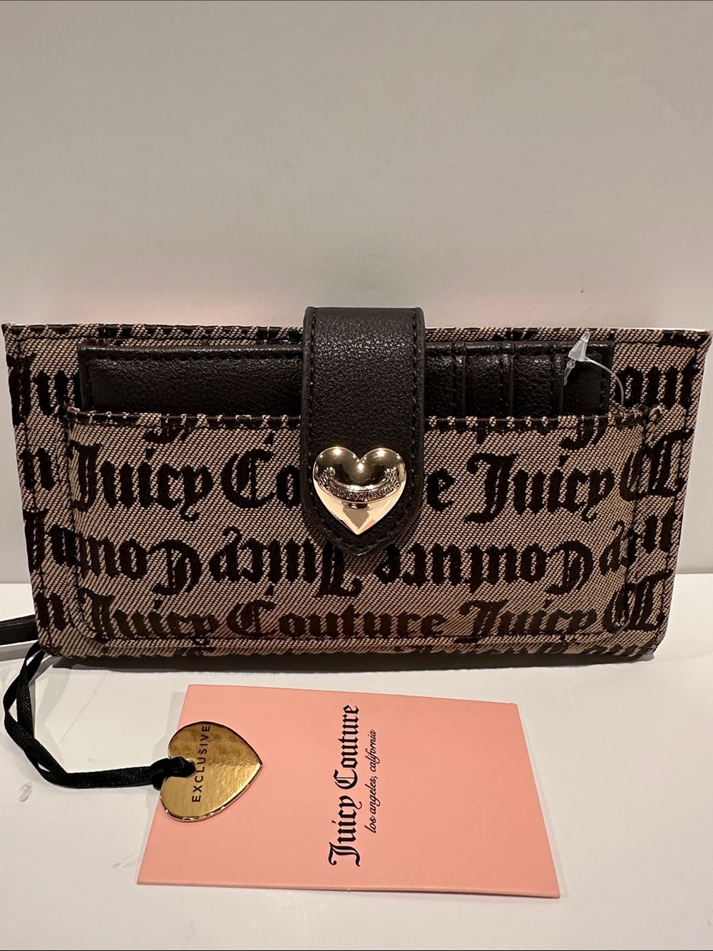 NWT Juicy Couture Wallet w/creditcard, bills and Coin slots w/detached Card